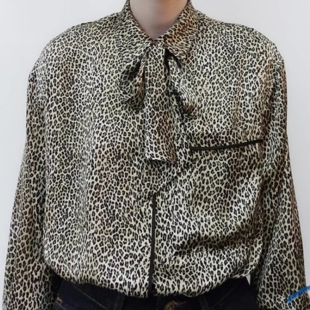 Zara Leopard Print Blouse with Bow Tie Size XL Worn Once   No Tags